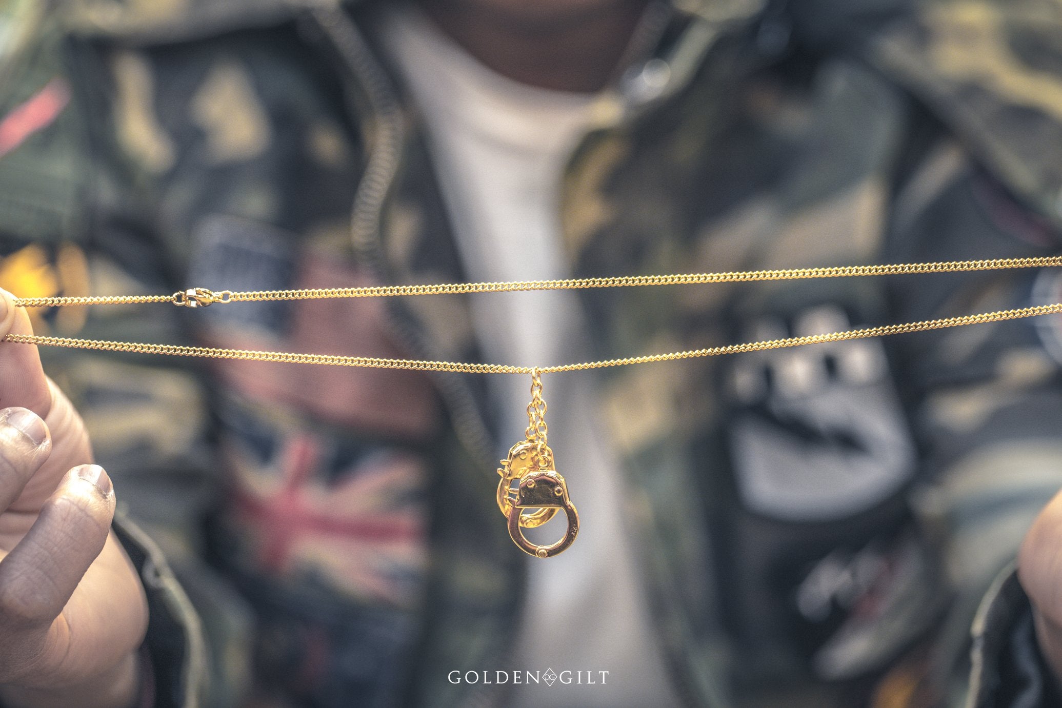 Cuff Pendant - GOLDEN GILT