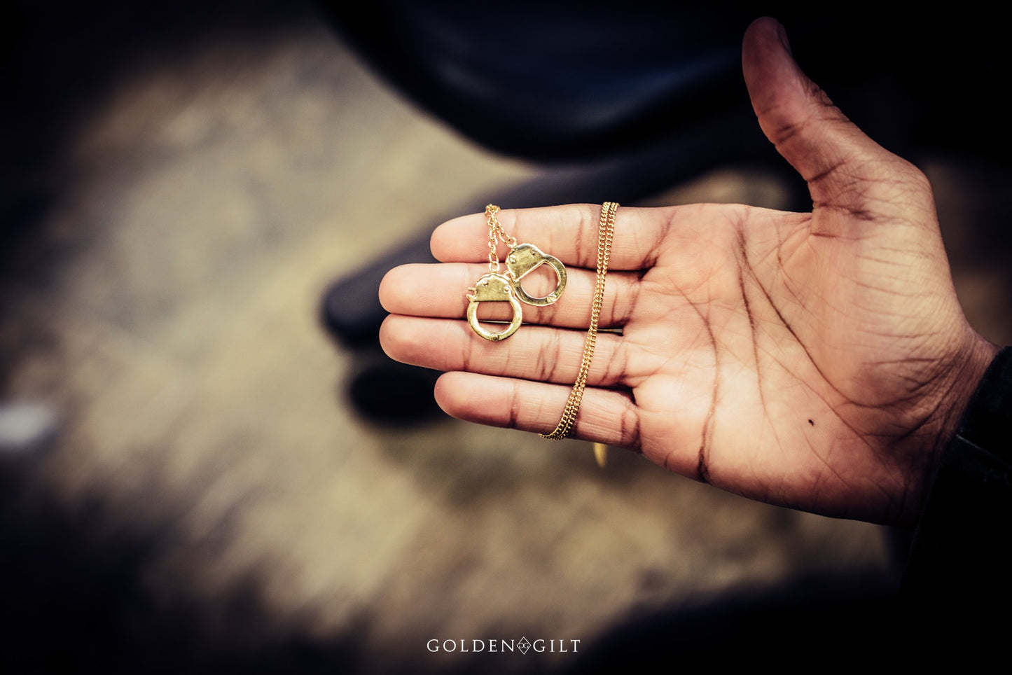 Cuff Pendant - GOLDEN GILT