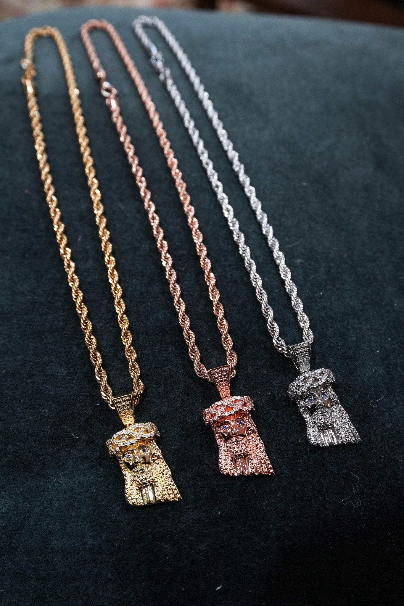 Mini Jesus Piece – GOLDEN GILT