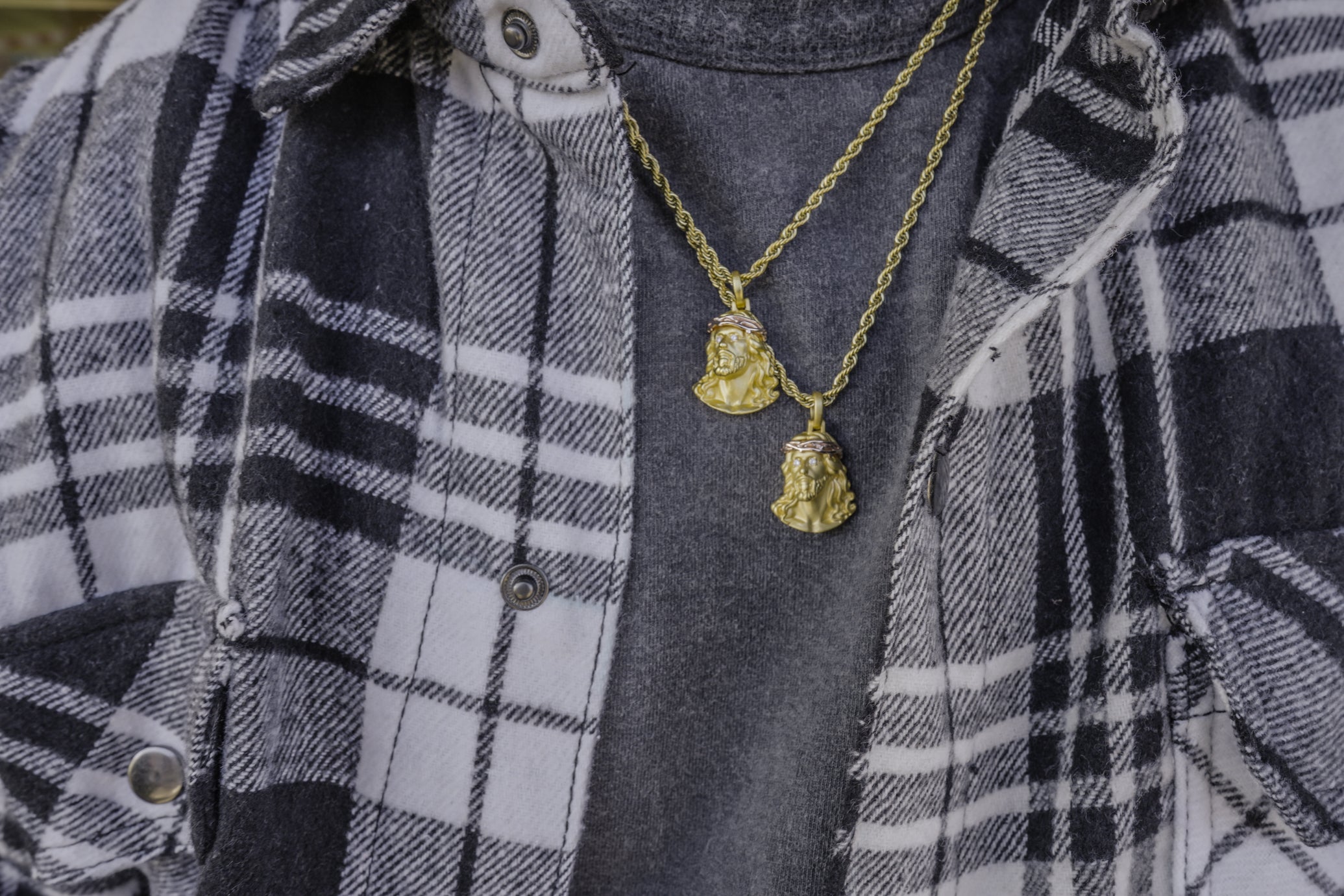 Matte Jesus Piece & Necklace - GOLDEN GILT