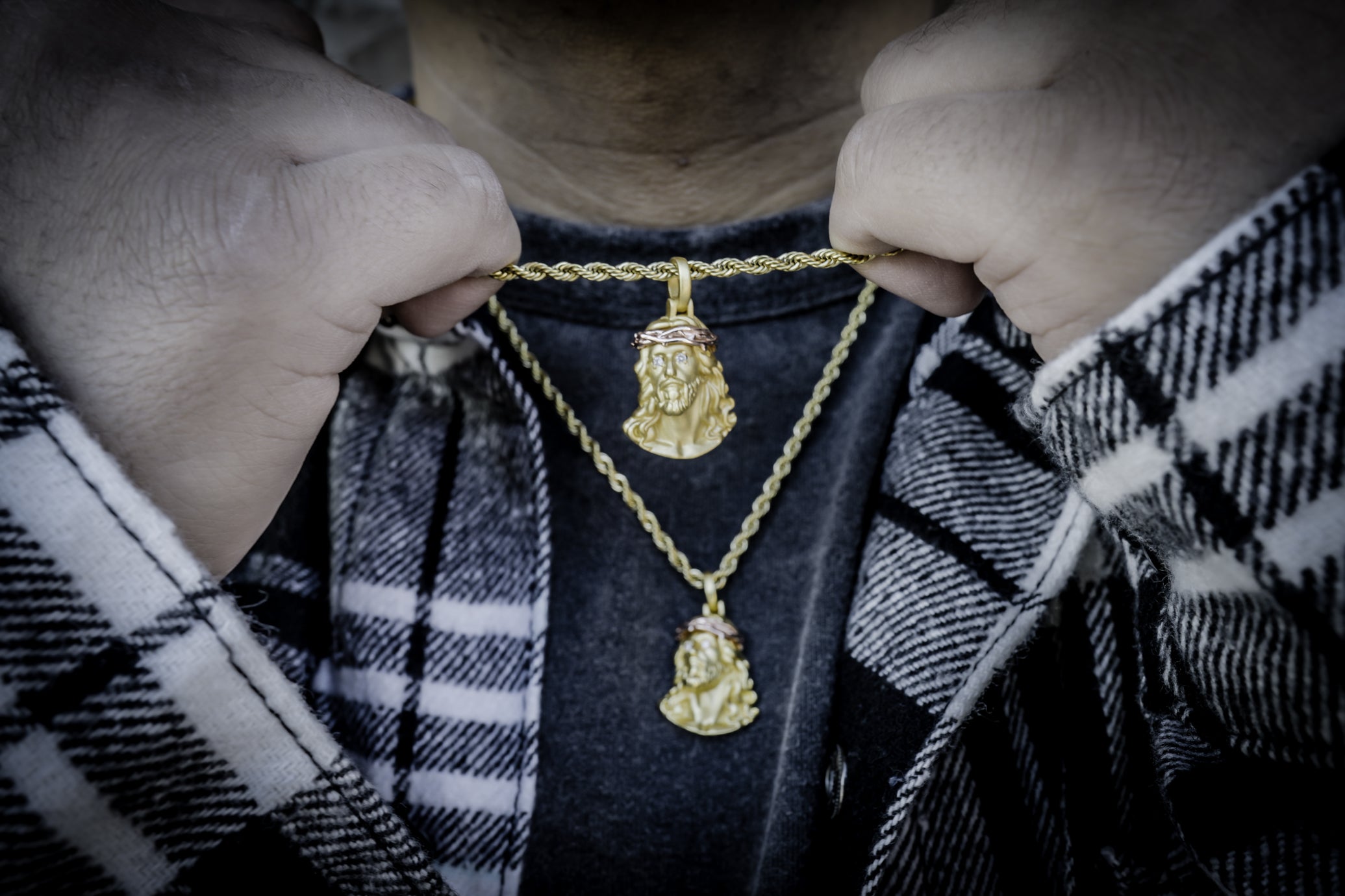 Matte Jesus Piece & Necklace - GOLDEN GILT